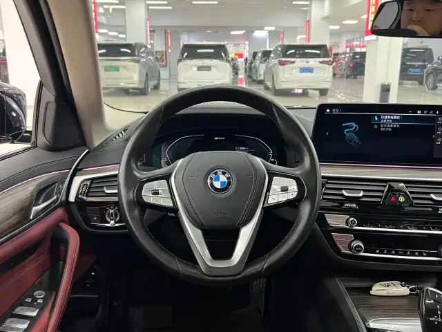 BMW 5 Series — Фото автомобиля 7