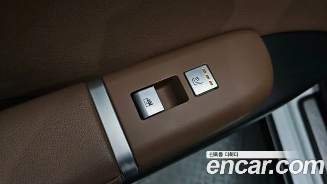 Hyundai Grandeur Grandeur (GN7) 2.5 Бензин 2WD — Фото автомобиля 19
