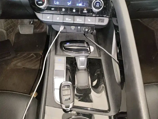 Hyundai Elantra — Фото автомобиля 9
