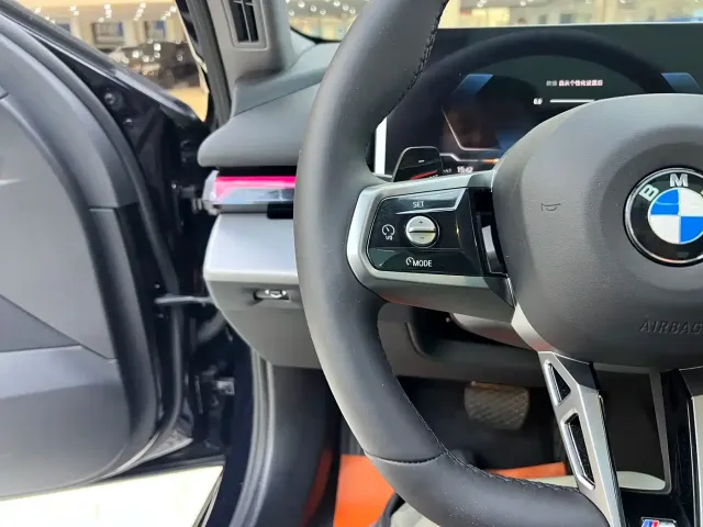 BMW 5 Series — Фото автомобиля 14