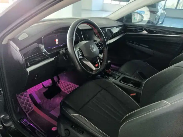 Volkswagen Passat — Фото автомобиля 7