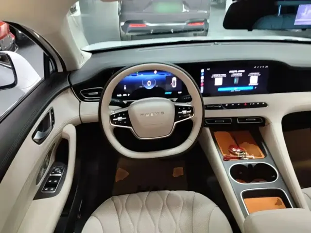 Roewe D7 — Фото автомобиля 10