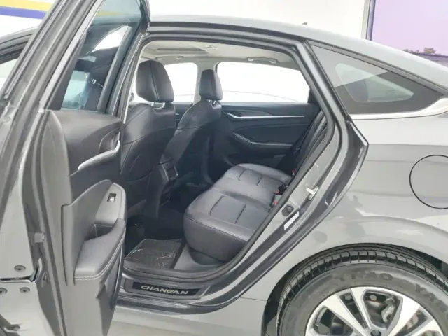 Changan Eado — Фото автомобиля 11