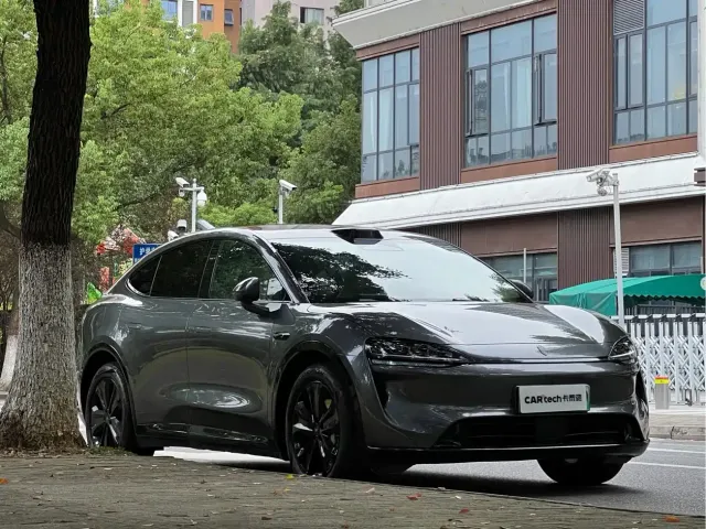 Zhijie Luxeed R7 2026 Range Extender Max — Фото автомобиля 3