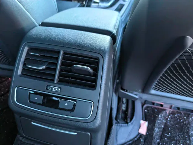 Audi A4L — Фото автомобиля 12