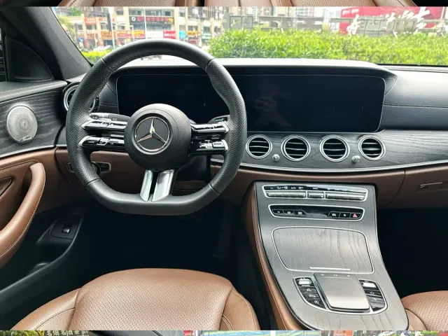 Mercedes-Benz E-Class — Фото автомобиля 6