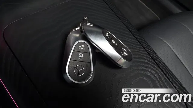 Mercedes-Benz E-Class — Фото автомобиля 28