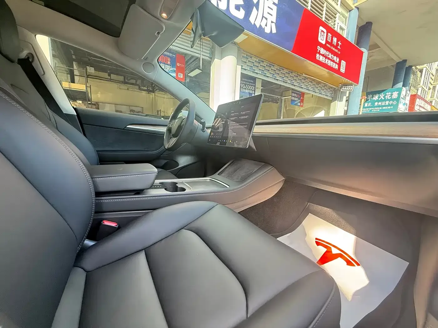 Tesla Model 3 2022 Performance High-Performance AWD — Фото автомобиля 11