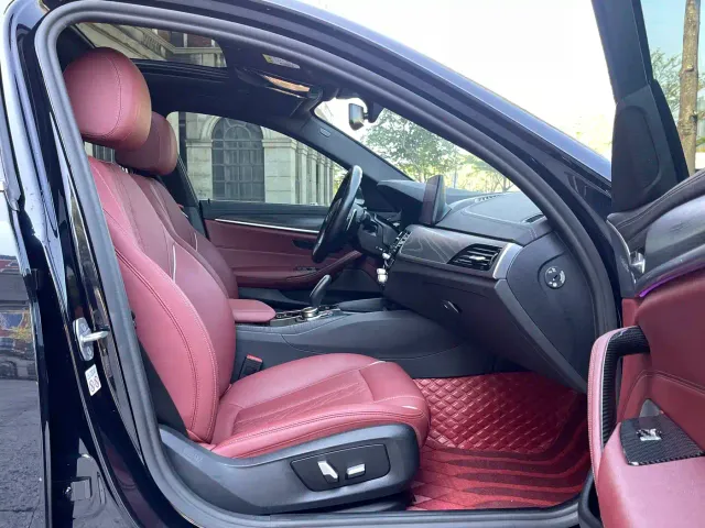 BMW 5 Series — Фото автомобиля 15