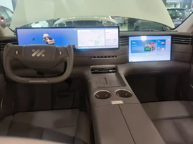 IM Motors LS6 — Фото автомобиля 9