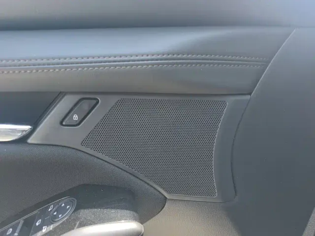 Mazda Axela — Фото автомобиля 6