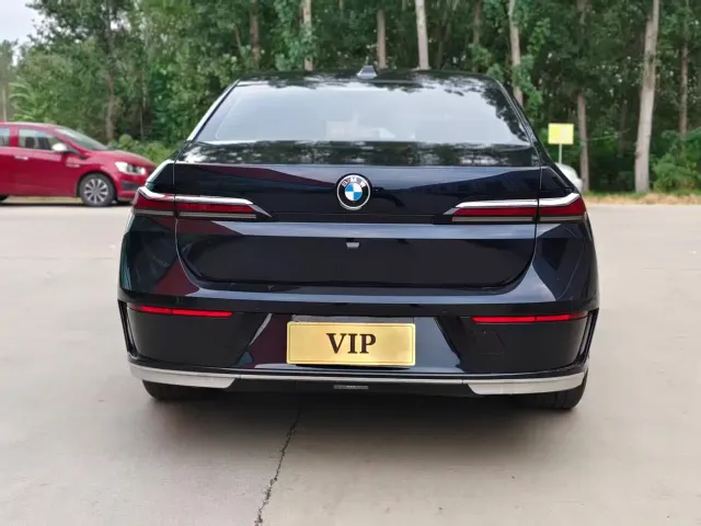 BMW 7 Series — Фото автомобиля 9