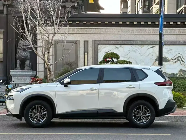 Nissan X-Trail — Фото автомобиля 5