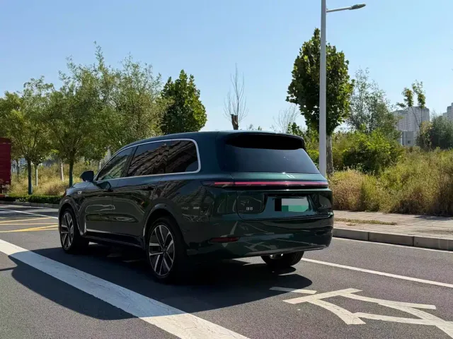 Li Auto L9 — Фото автомобиля 25