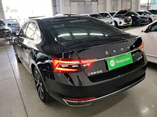 Skoda Superb — Фото автомобиля 4