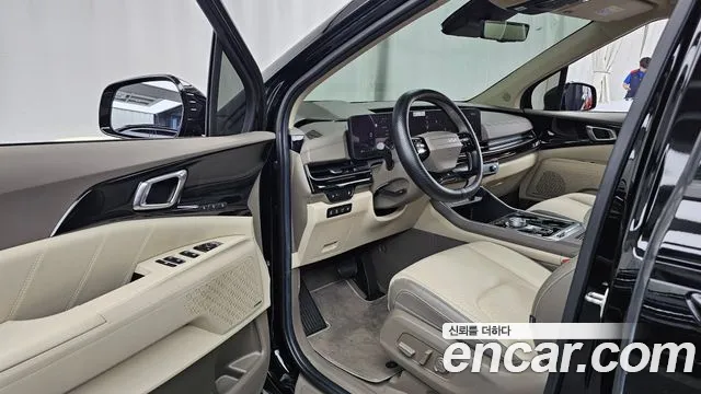 Kia Carnival Generation 4 — Фото автомобиля 10