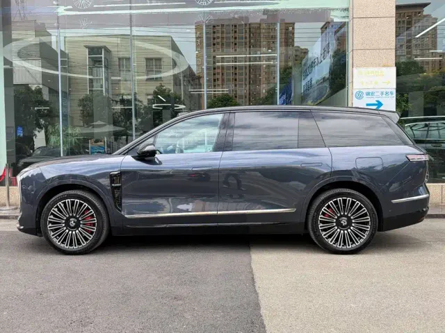 Nio ES8 — Фото автомобиля 3
