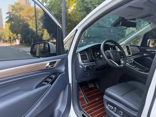 GAC Trumpchi M8 — Фото автомобиля 12