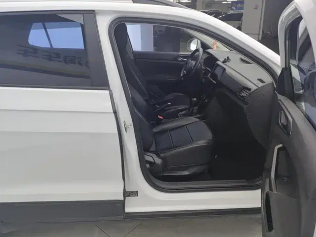Volkswagen T-Cross — Фото автомобиля 8