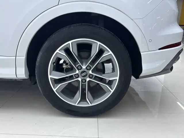 Audi Q3 — Фото автомобиля 11