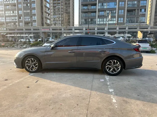 Hyundai Sonata — Фото автомобиля 4
