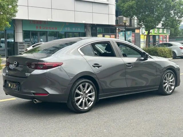 Mazda Mazda3 Axela 2021 2.0L Automatic Quality Shine — Фото автомобиля 14