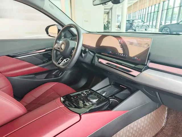 BMW 5 Series — Фото автомобиля 7
