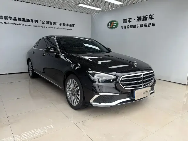 Mercedes-Benz E-Class — Фото автомобиля 4
