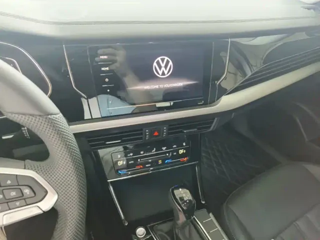 Volkswagen Passat — Фото автомобиля 12