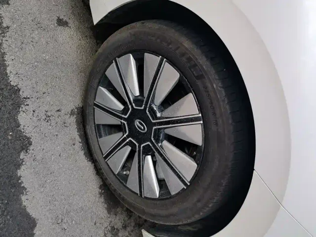 GAC Trumpchi E8 — Фото автомобиля 6