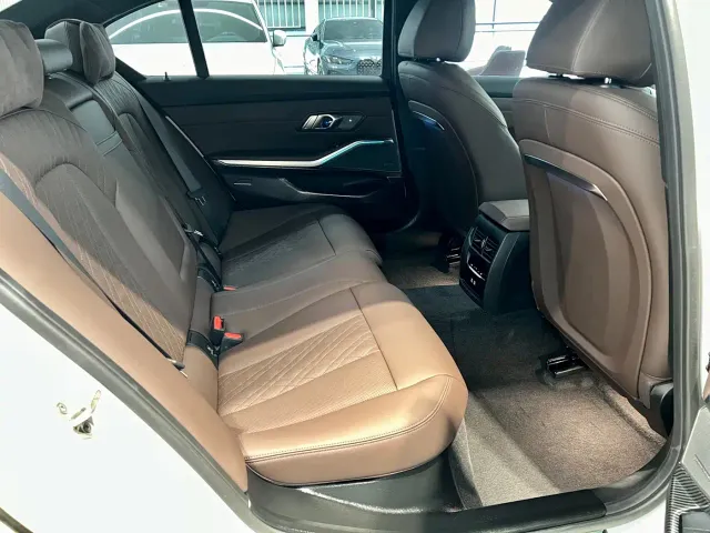 BMW 3 Series — Фото автомобиля 7