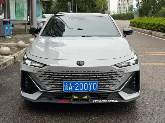Changan UNI-V — Фото автомобиля 2