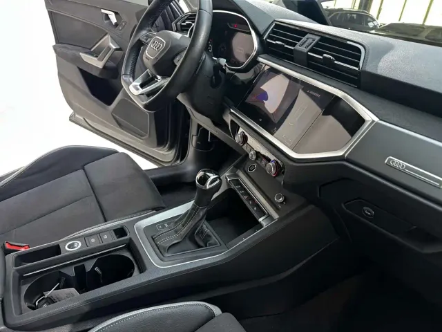 Audi Q3 — Фото автомобиля 11