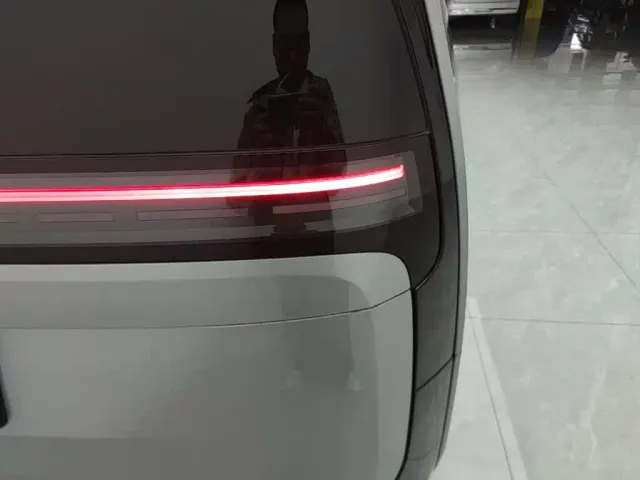 Li Auto MEGA — Фото автомобиля 7