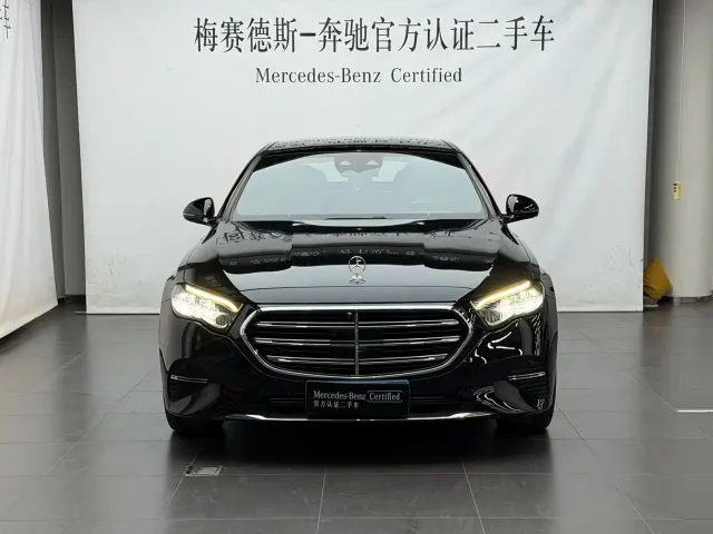 Mercedes-Benz E-Class — Фото автомобиля 2