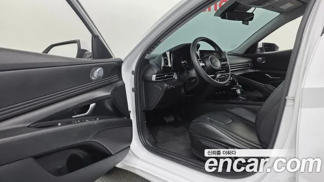 Hyundai AVANTE Avante (CN7) — Фото автомобиля 26