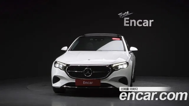 Mercedes-Benz E-Class — Фото автомобиля 2