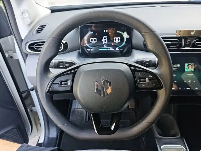 Leapmotor T03 — Фото автомобиля 10