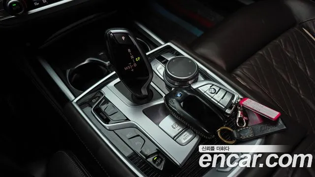 BMW 7 Series — Фото автомобиля 9