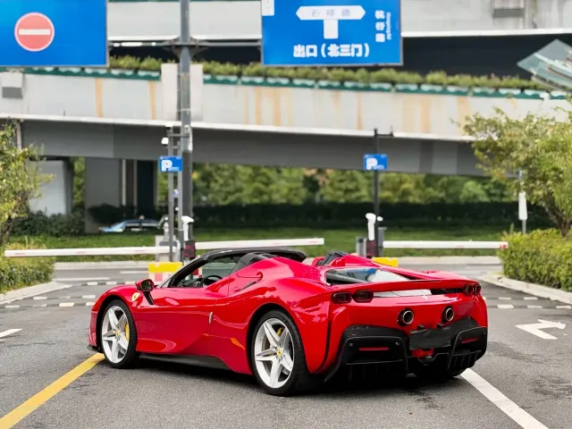 Ferrari SF90 — Фото автомобиля 9