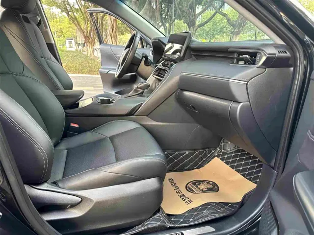 Toyota Harrier — Фото автомобиля 10