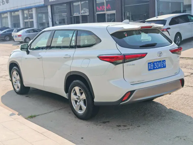 Toyota Highlander — Фото автомобиля 5