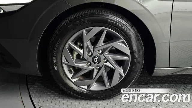Hyundai Avante CN7 — Фото автомобиля 5