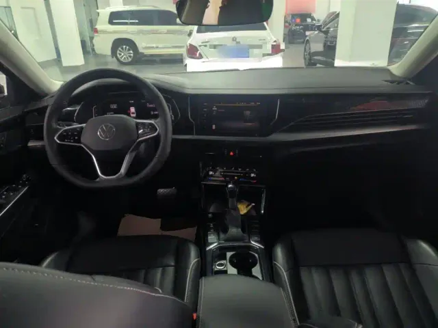 Volkswagen Passat — Фото автомобиля 9
