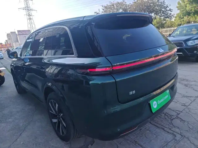 Li Auto L8 — Фото автомобиля 4