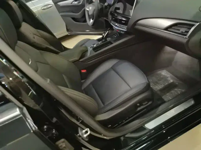 Cadillac CT5 — Фото автомобиля 24