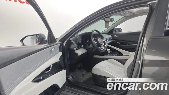 Hyundai AVANTE Avante (CN7) — Фото автомобиля 12