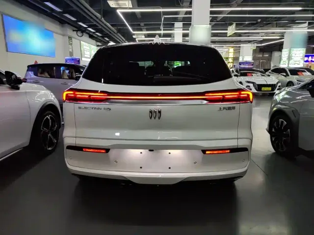 Buick E5 — Фото автомобиля 5