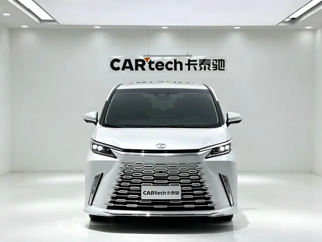 Lexus LM — Фото автомобиля 2