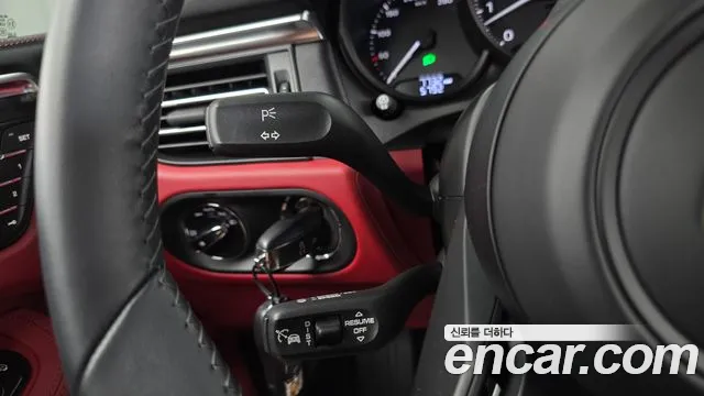 Porsche Macan — Фото автомобиля 16